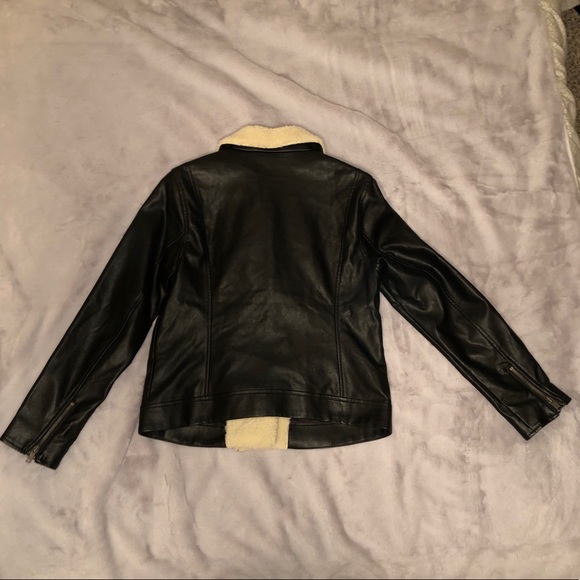 Old Navy Faux Leather Jacket w/ Sherpa Collar - Picture 6 of 7